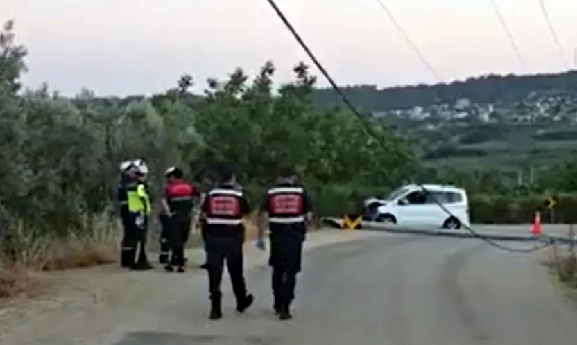 Kazayı Görüp Yardıma Koşan Genç Elektrik Akımına Kapıldı