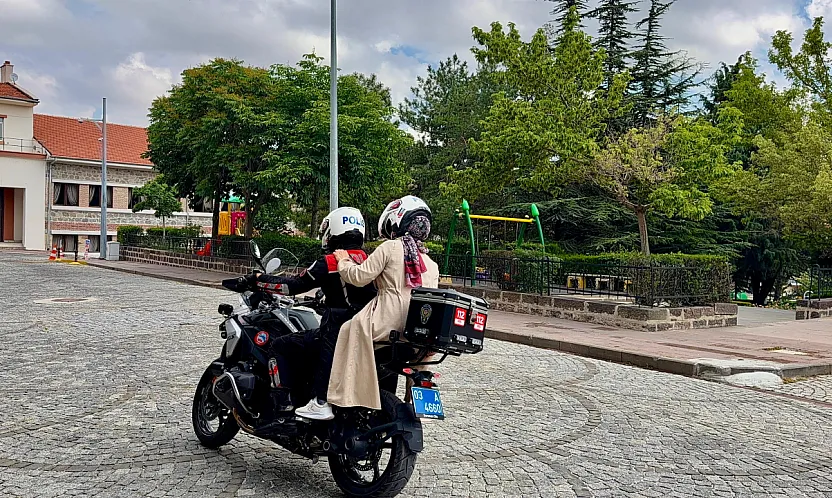 Kimliğini Unutan Adayların İmdadına Polis Yetişti