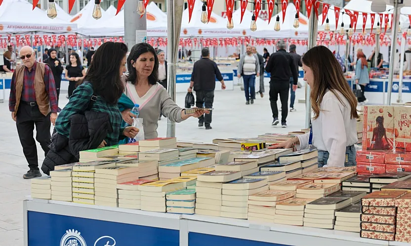 Kitap Günleri'nin Yıldızları Gelmedi