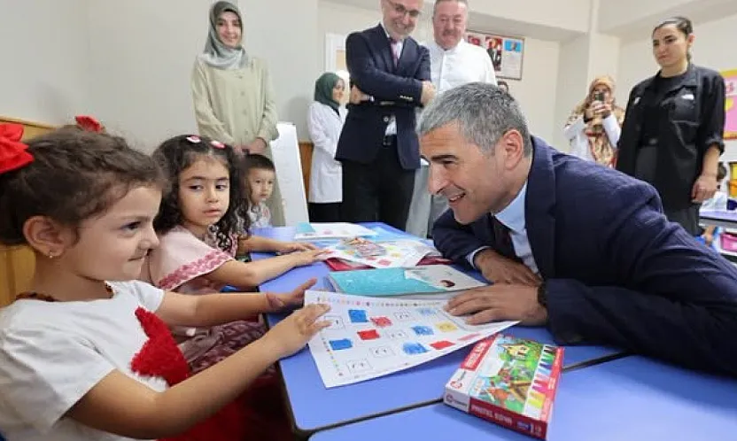 'Küçük Yaşta Edinilen Değerler Hayat Yolunu Aydınlatır'