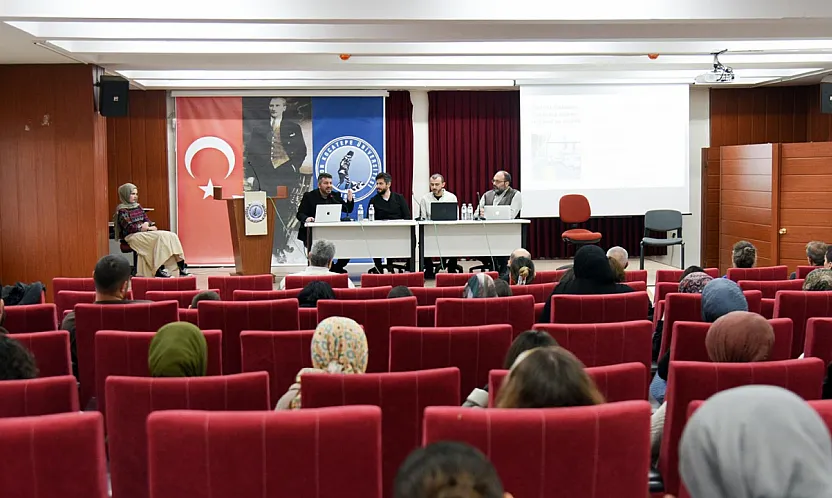 Mevlana'nın Adı Geçti Ama Mesnevi'de 'Çelebi' Yok! Panelde Dikkat Çeken Detay!