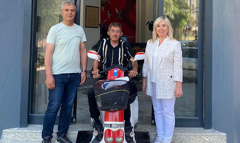 MHP Afyonkarahisar'dan Örnek Adım! İl Başkanlığı Binası Engelleri Kaldırdı
