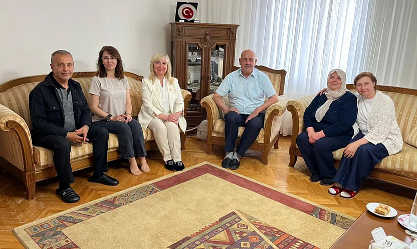 MHP KAÇEP Heyeti, Babalar Günü'nde Şehit Babasını Ziyaret Etti