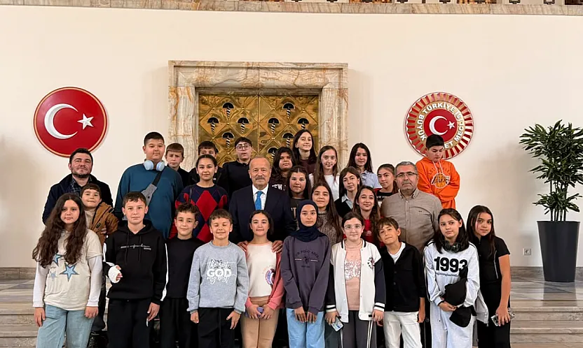 MHP'li Mehmet Taytak, Afyonkarahisarlı Öğrencileri Meclis'te Ağırladı