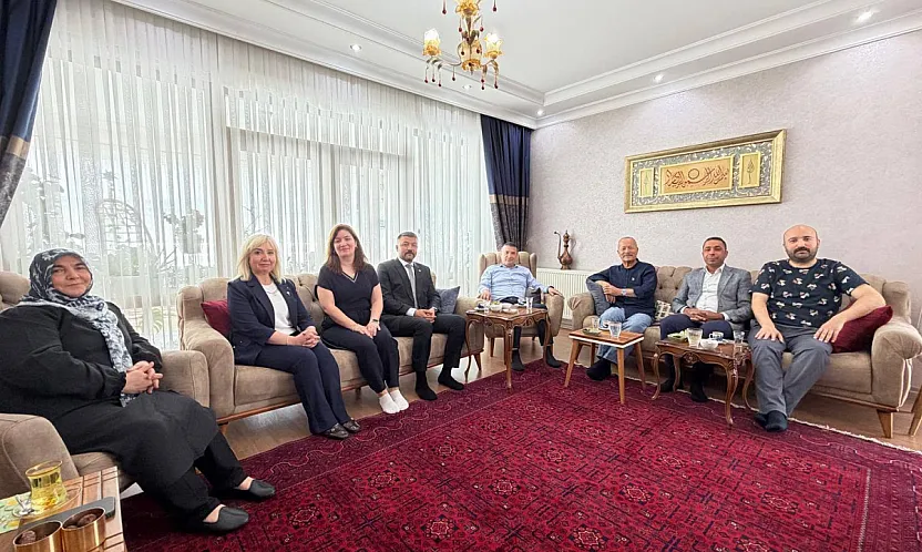 Milletvekili Taytak'a, Hac Dönüşü Teşkilat Yönetiminden Ziyaret