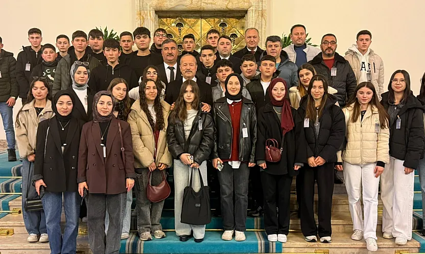 Milletvekili Taytak, Öğrencileri Gazi Meclis'te Ağırladı