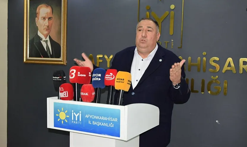 Mısırlıoğlu'ndan Karne Tepkisi: Atatürk Vazgeçilmezdir