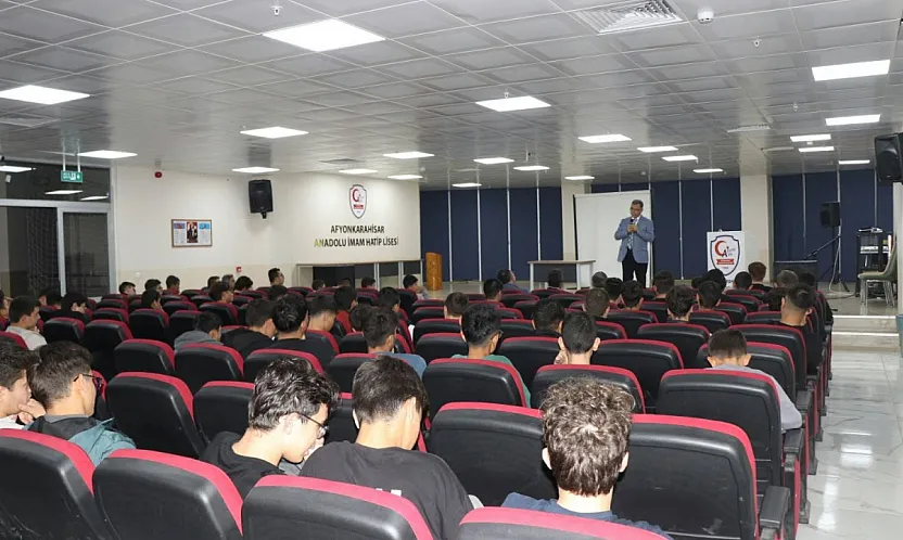Müdür Altınkaynak, Pansiyonda Öğrencilerle Bir Araya Geldi