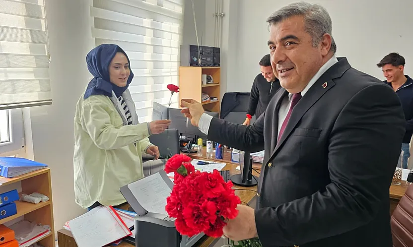 Müdür Sünnetci'den Personeline Sürpriz: Kapıları Tek Tek Çaldı