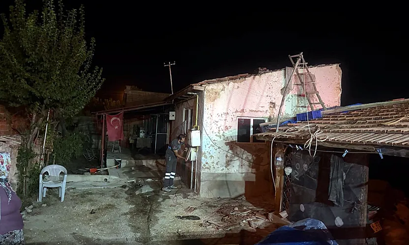Ocakta Unutulan Yemek Evi Kül Etti