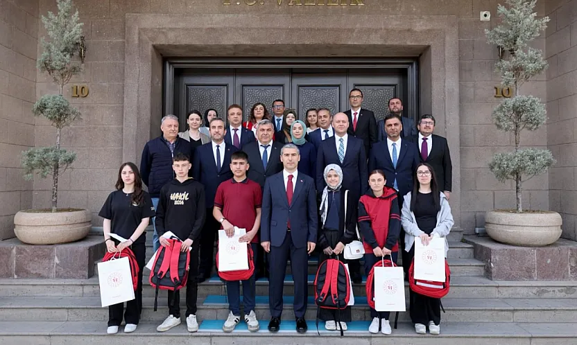 Ödüllerini 19 Mayıs'ta Vali Aktaş'ın Elinden Aldılar