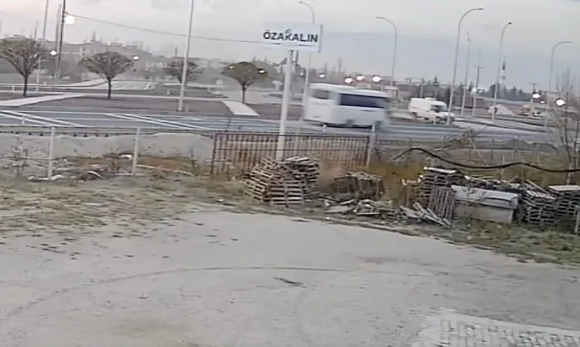 Öğrenci Servisinin Kaza Görüntüleri Ortaya Çıktı