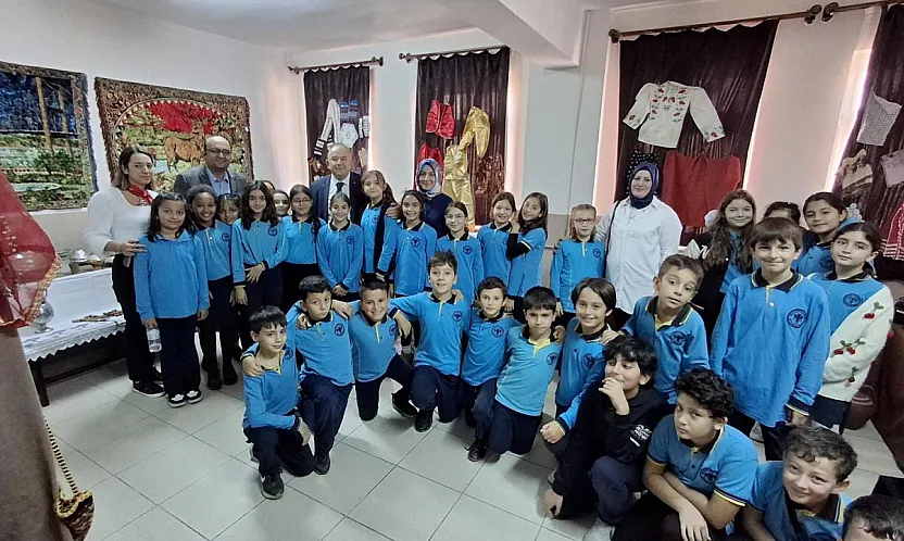 Öğrenciler Ata Yadigarına Sahip Çıkıyor