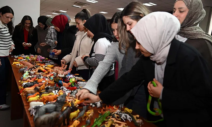 Öğrenciler Oyun Terapisini Tecrübe Etti