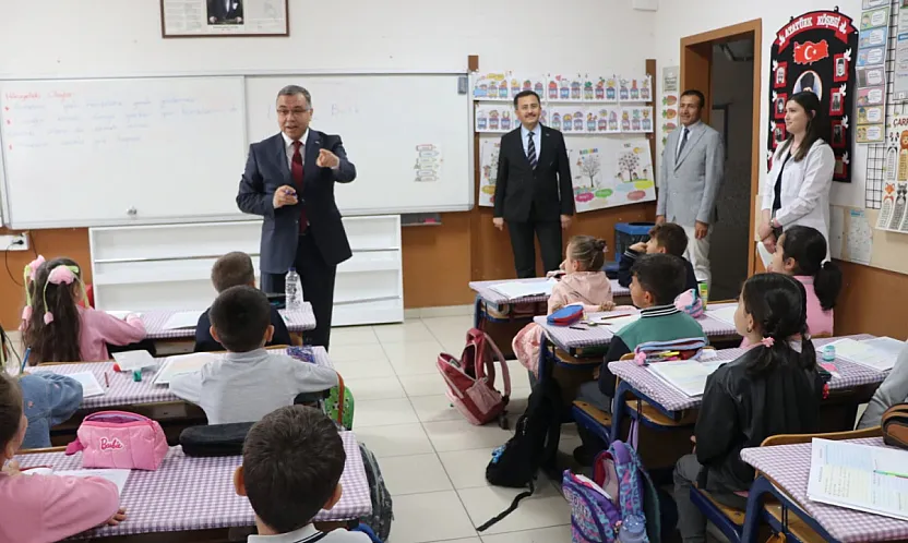 Öğrencilere İl Milli Eğitim Müdüründen Sürpriz Ödev