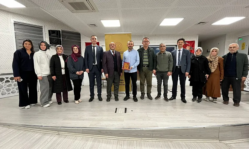 Öğretmenler Şiir Ve Musikiyi Konuştu