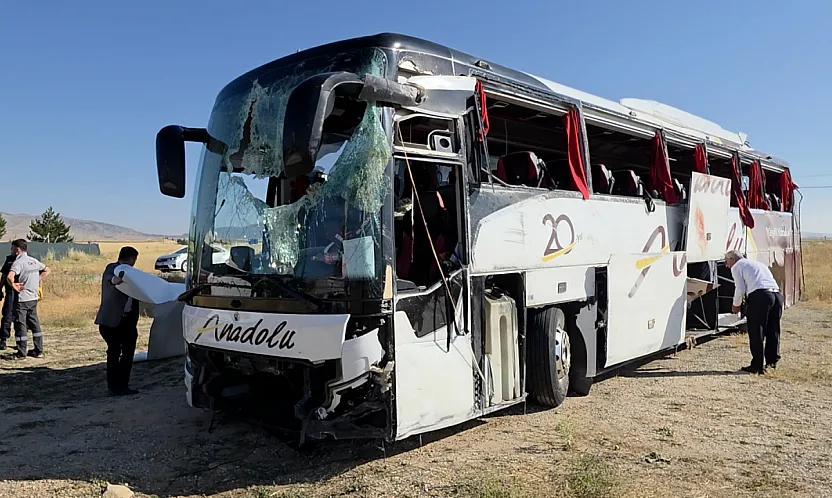 Otobüs Kazasında Yaralanan 25 Kişi Taburcu Edildi