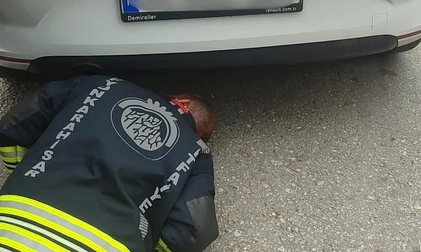 Park Halindeki Otomobilde Nefes Kesen Kurtarma Operasyonu