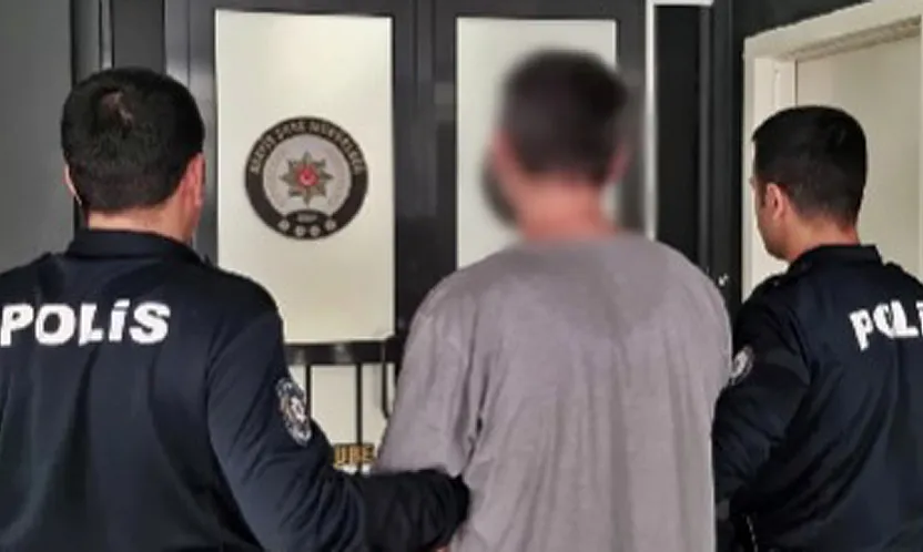 Polis 3 Farklı Dosyadan Aranan Kişiyi Yakaladı