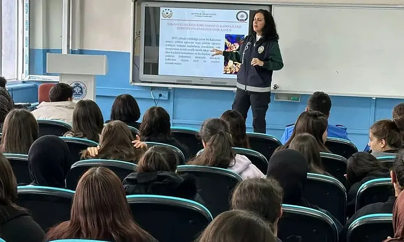 Polisten Lise Öğrencilerine Yönelik Eğitim