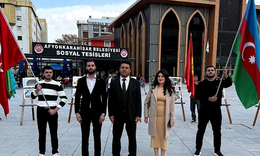 Rektör Yardımcısı Tuncer, Anlamlı Sergiyi Gezdi