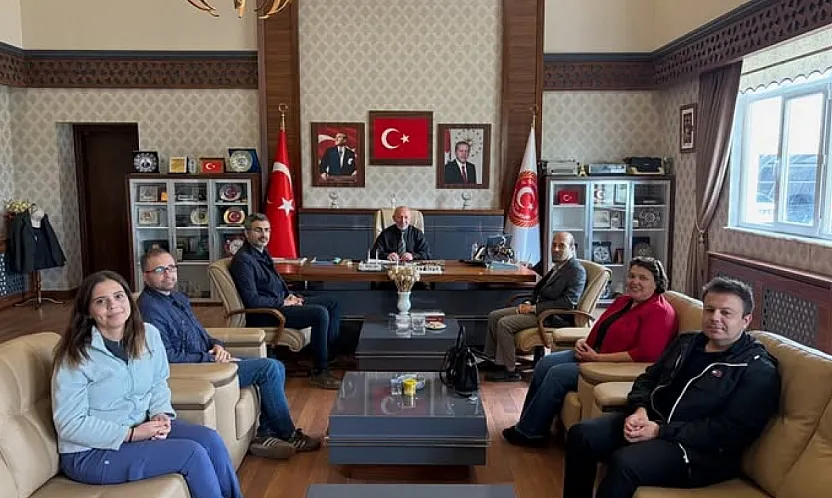 'Sağlıkta Güç Birliği: AFSÜ Diş Hekimliği Fakültesi Hekimleri Başkan Siper'le Bir Araya Geldi