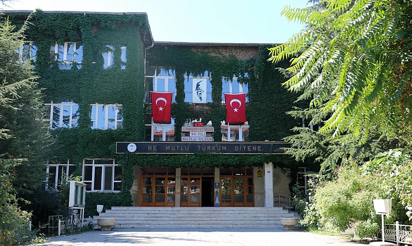 Sanat Okulu Yıkılıyor