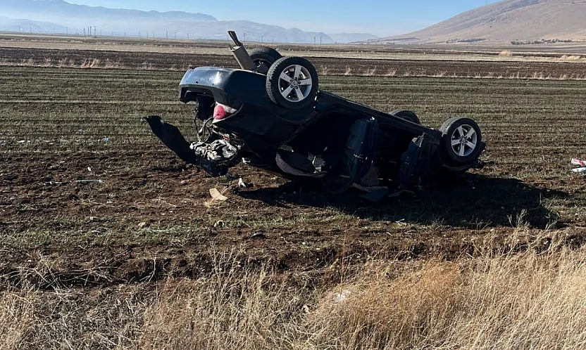Şarampole Devrilen Otomobilde 2 Kişi Yaralandı