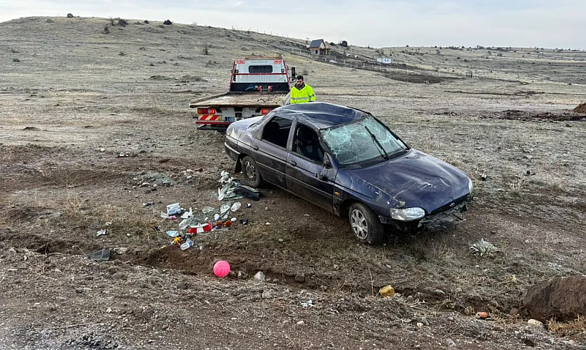 Şarampole Devrilen Otomobilde 2 Kişi Yaralandı