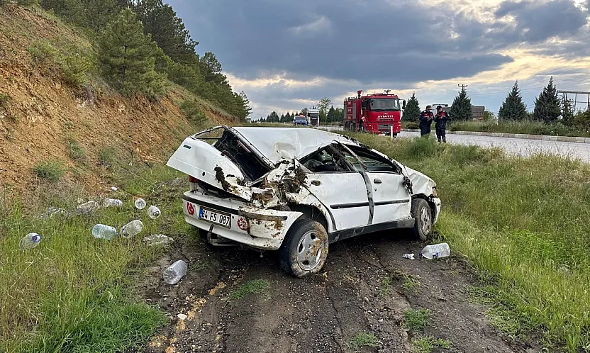 Şarampole Uçtular, 3 Kişi Yaralandı