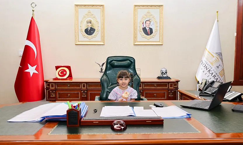Şehit Kızı Vali Makamında