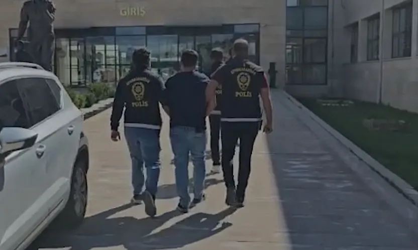 Simit Alırken 2 Milyonluk Aracı Çalındı… Afyon Polisi Hırsızı Yakaladı
