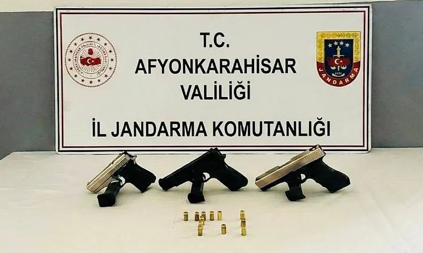 Sinanpaşa'da Silah Atanlar Jandarmadan Kaçamadı