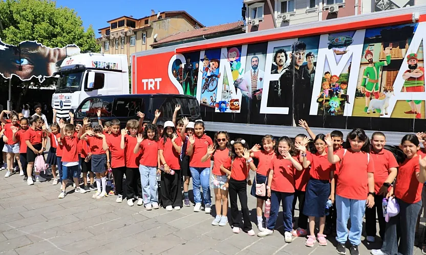 Sinema Çocukların Ayağına Geliyor! TRT Sinema Tırı Afyon'u Gezecek
