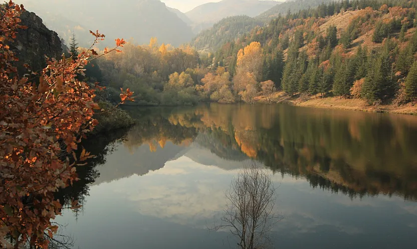 Sis Bulutlarının Gökyüzüne Yükseldiği Anlar Görsel Şölen Oluşturdu
