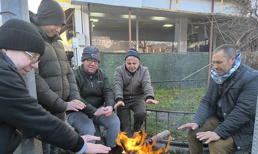 Soğuk Havalar En Fazla Pazarcı Esnafını Etkiledi
