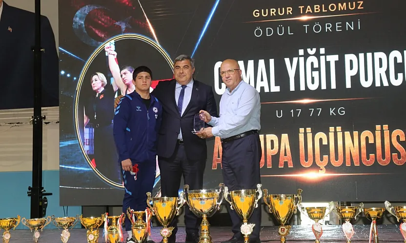 'Spor Sorumluluk Ve Takım Ruhu Kazandıran Bir Eğitim Aracıdır'