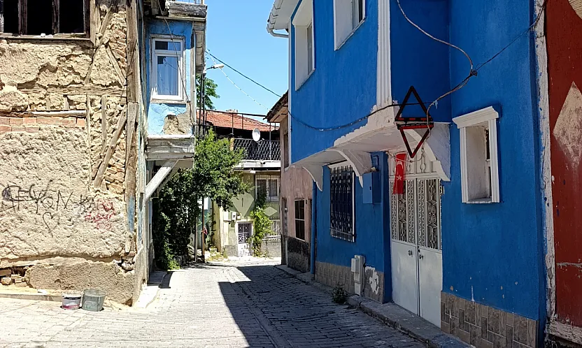 Sürücüler Fark Etsin Diye Kirişe Reflektör Astı
