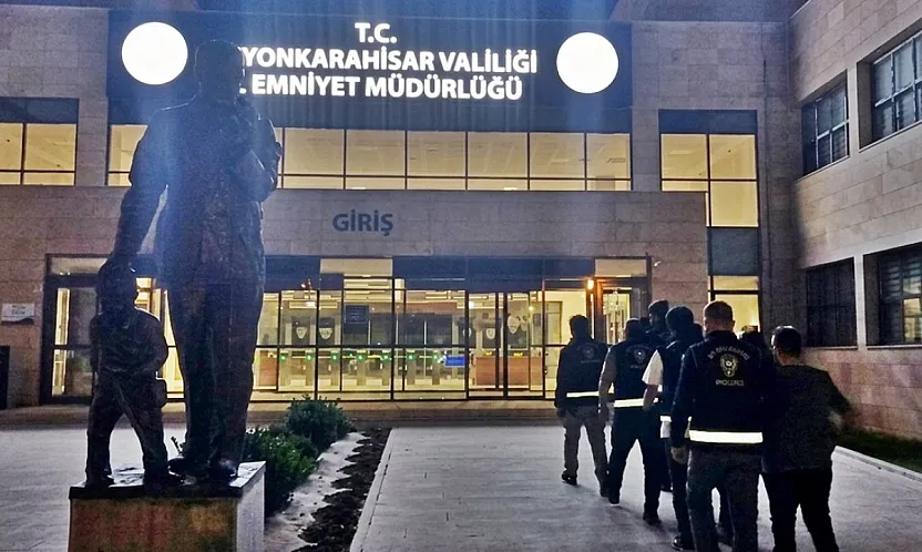 Tamir İçin Bırakılan Otomobili Çaldılar! Polis Yakaladı