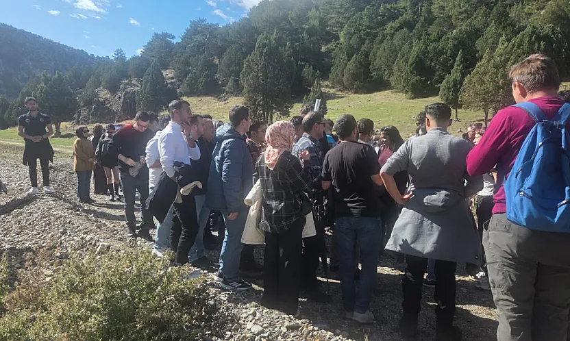 Tarihin Yazıldığı Topraklarda Ders Zili Çaldı… 200 Öğrenci Afyonkarahisar'da Buluştu