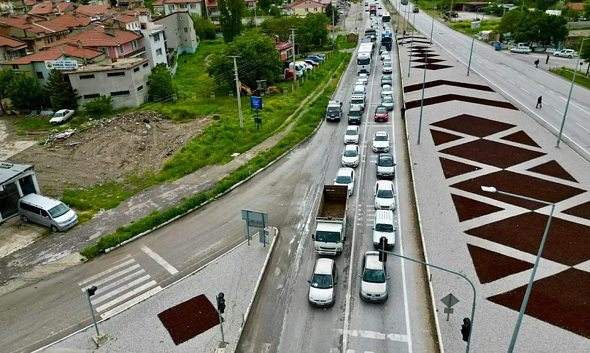 Trafik Yoğunluğu Afyonkarahisar'da Etkisini Gösterdi