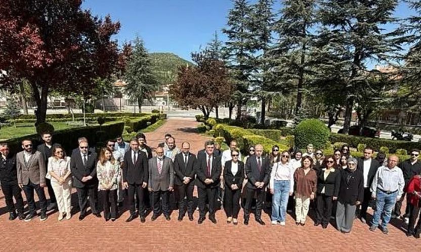 'Türkiye'de Yerli İlaç Üretimi Ulusal Bir Hedef Olarak Zorunludur'