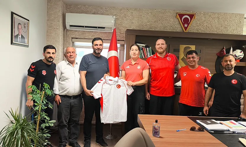 U-20 Kadın Güreş Milli Takımı Afyon'da Kampa Girdi