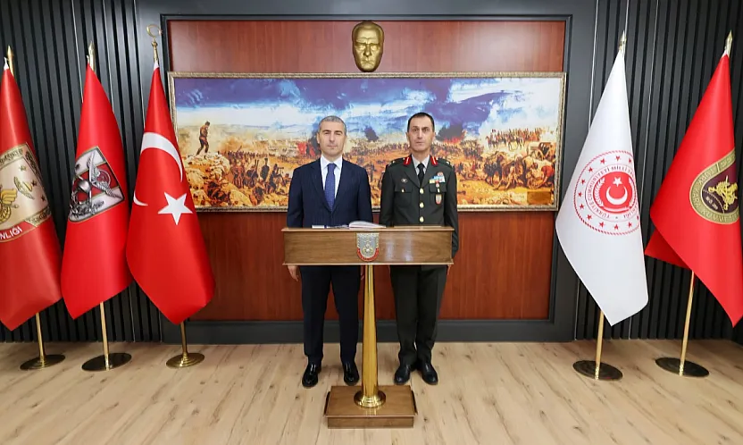 Vali Aktaş, Garnizon Komutanlığında Brifing Aldı