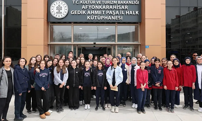 Vali Aktaş, Geleceğin Bilim İnsanlarıyla Bir Araya Geldi