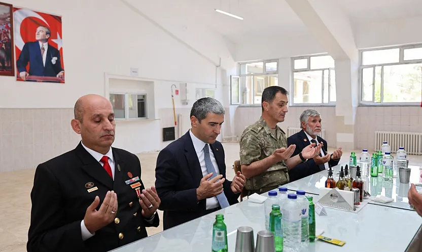 Vali Aktaş, Mehmetçik ve Gazilerle Bir Araya Geldi