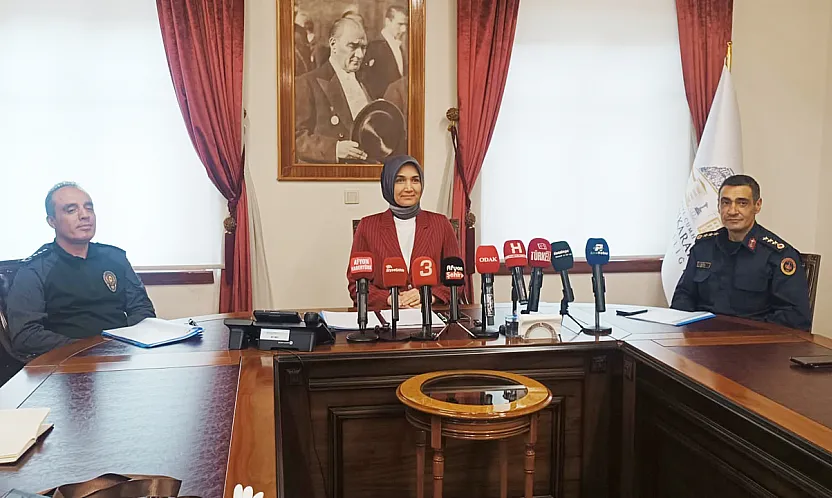 Vali Yiğitbaşı Gençleri İkaz Etti: Kişisel E-Postalarınızı Kullandırmayın