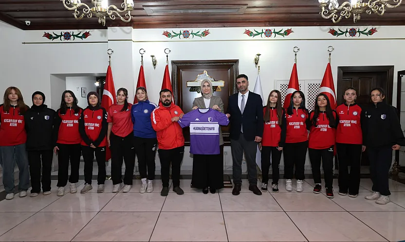 Vali Yiğitbaşı, Kadın Futbolcuların Şampiyona Heyecanını Paylaştı