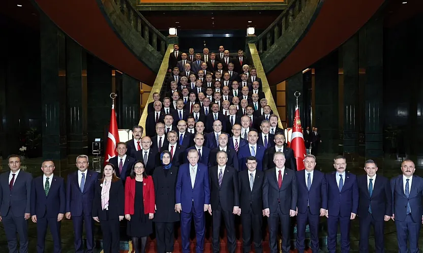 Vali Yiğitbaşı'ndan İdareciler Günü'nde Vatandaşa Hizmet Mesajı