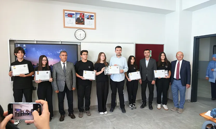 Verilen Sözler Tek Tek Yerine Geliyor: Öğrenciler iPad Air'lerine Kavuştu